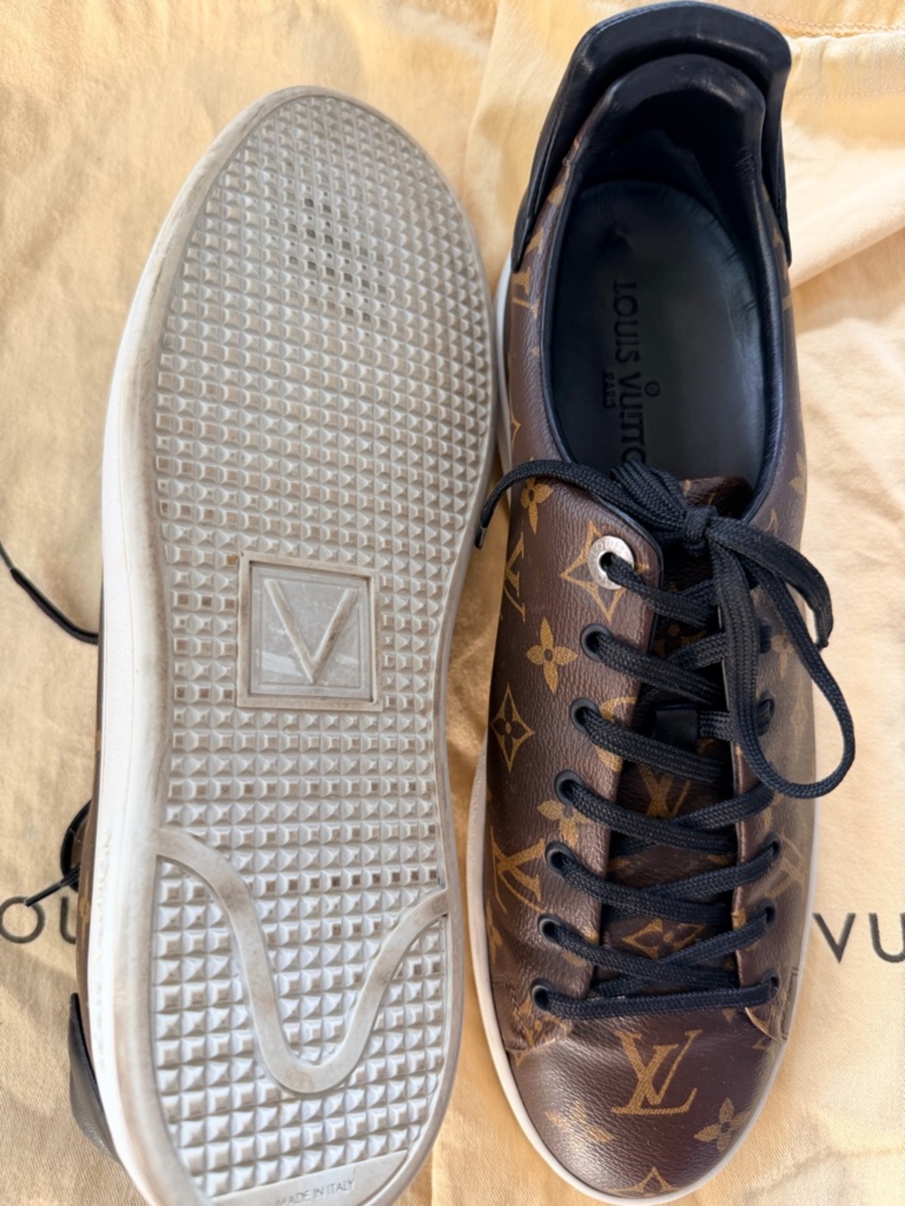 Louis Vuitton Brown Monogram Men’s Low-Top Sneakers with Black Laces - Picture 9 of 14